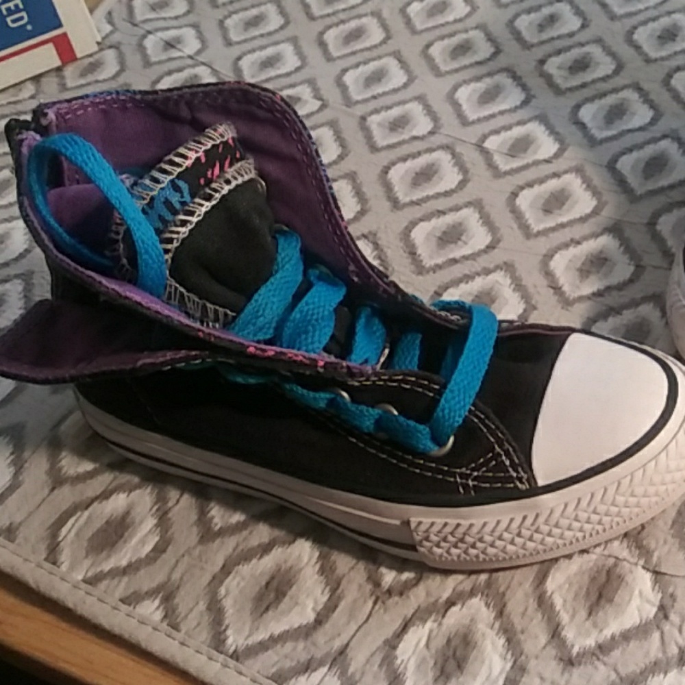 Converse - Picture 2 of 6